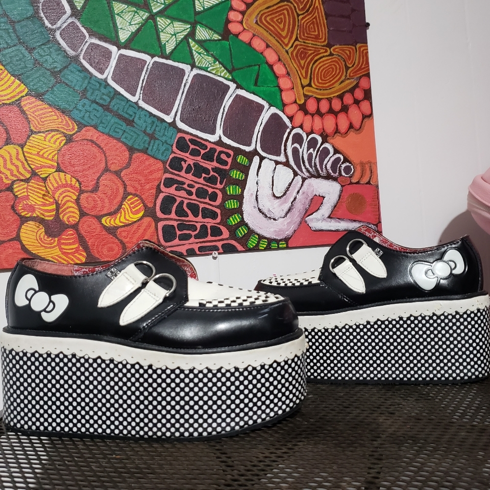 Hello Kitty creepers